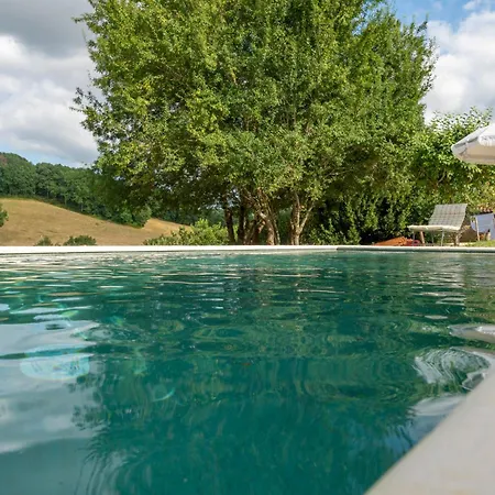 La Bastide De Sherlock Bed and Breakfast Troncens