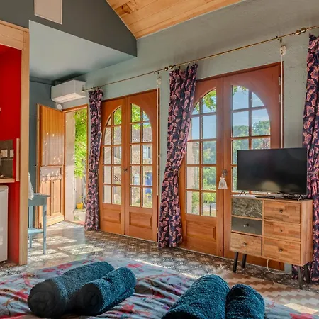 La Bastide De Sherlock Bed and Breakfast 3*